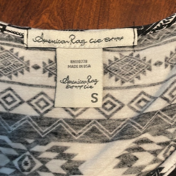 American Rag women’s cropped tee - Picture 3 of 3